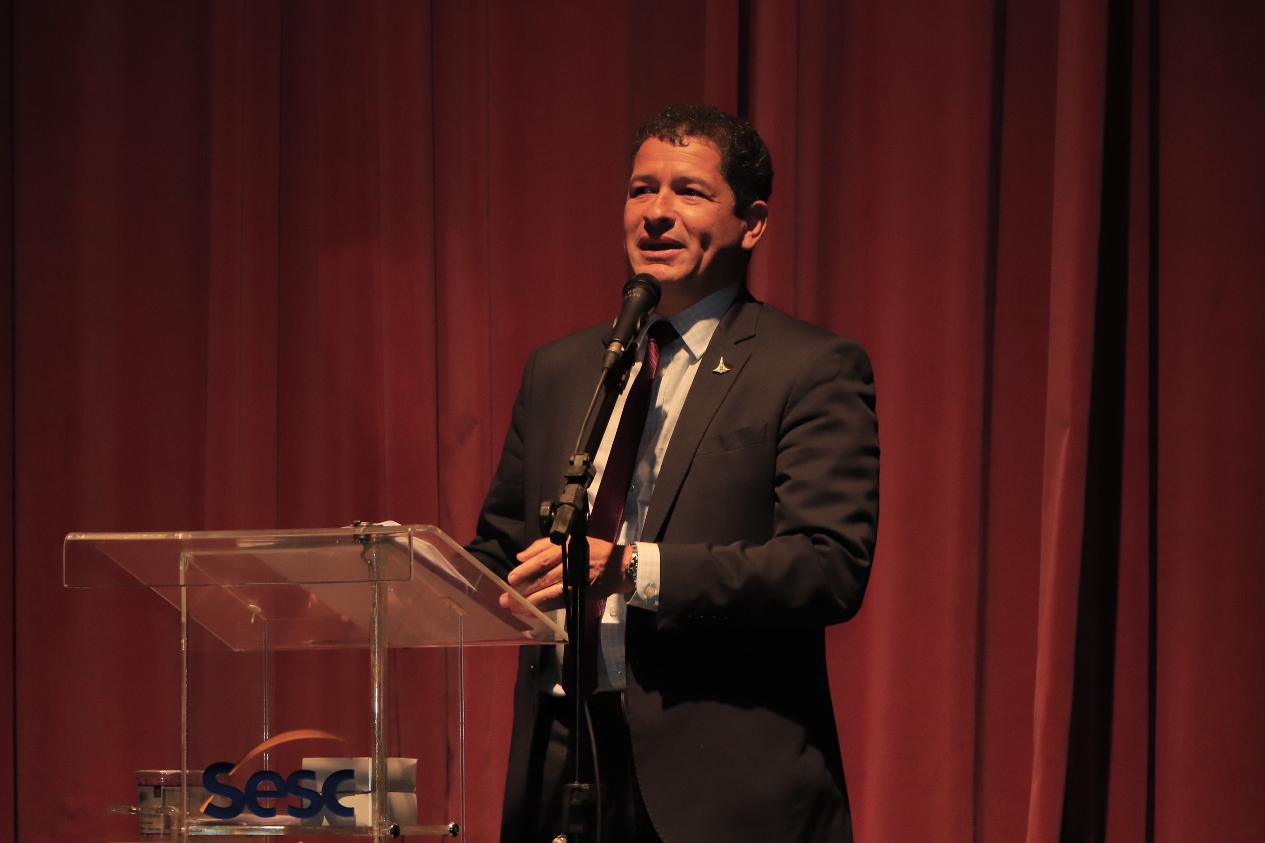 Sandro Avelar ressaltou a importância de levar “informações cruciais para fortalecer a autonomia e a segurança do idoso, não só em relação à violência física, mas também no enfrentamento às ameaças digitais” | Foto: Divulgação/ SSP-DF